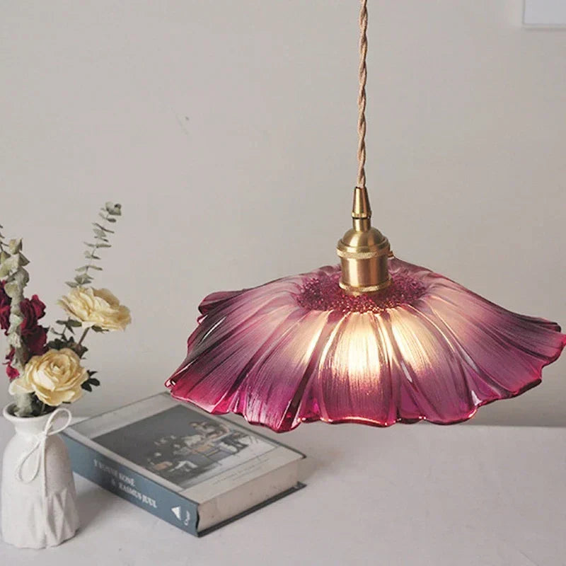 Pendul elegant în formă de floare