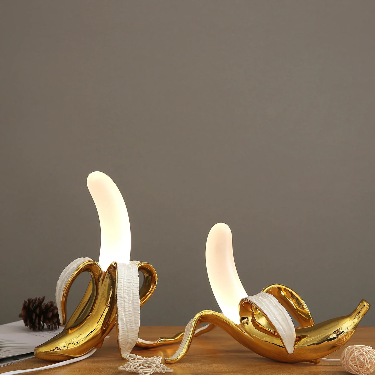 Lampada da tavolo decorativa a forma di banana con luce LED calda per il soggiorno o la camera da letto
