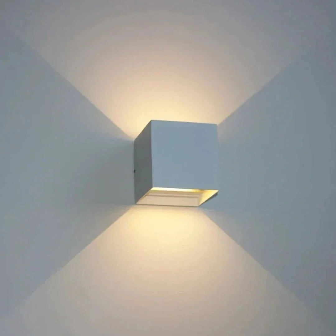 MetroLite - Stylish Outdoor Wall Lamp