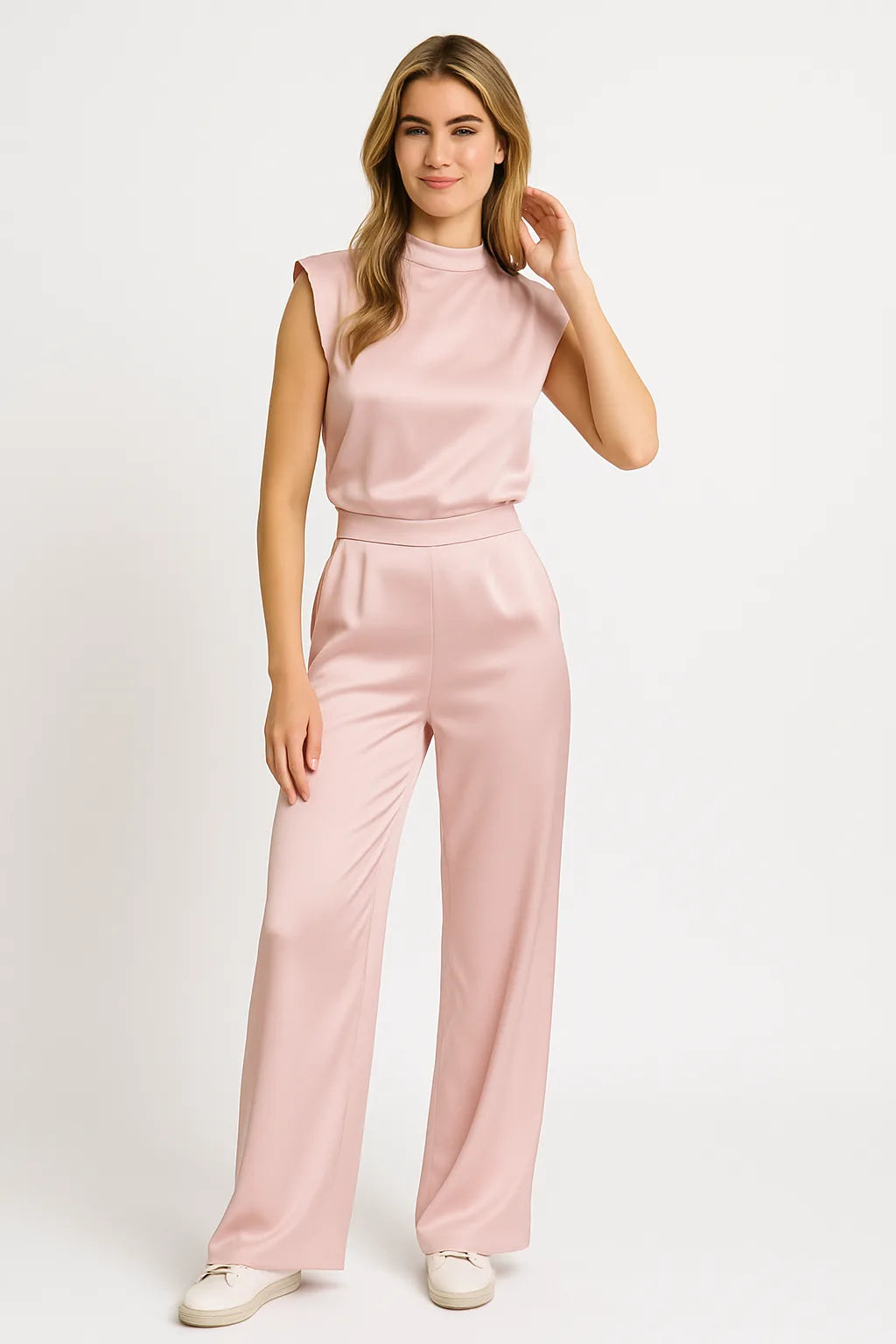 Combinaison sans manches avec un aspect satin luxueux et des jambes larges