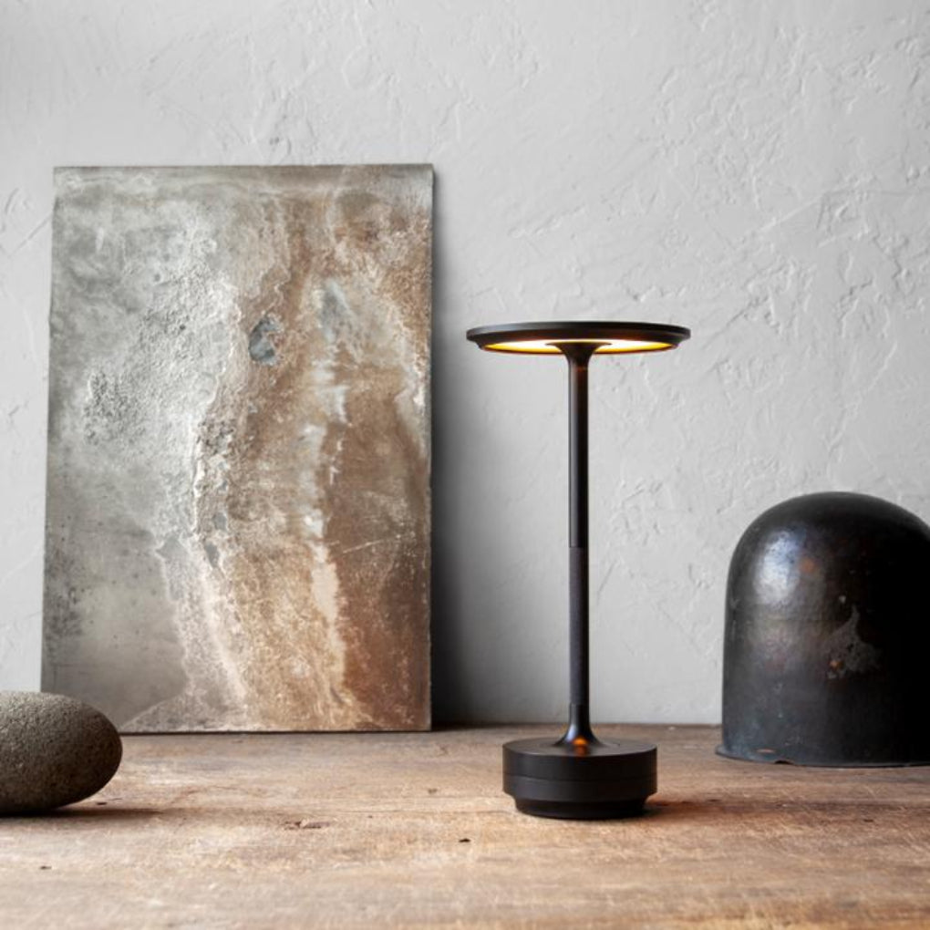 Lámpara de mesa inalámbrica portátil