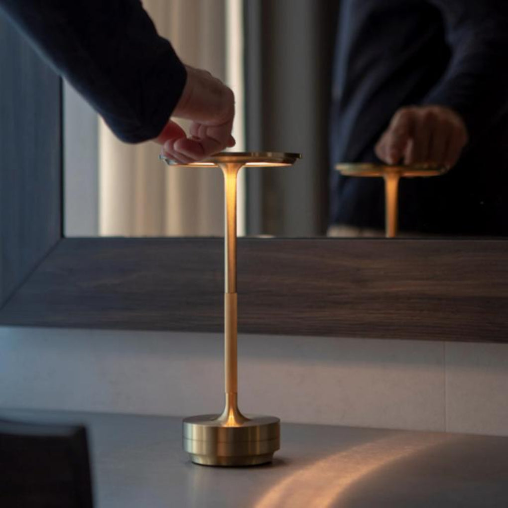 Lámpara de mesa inalámbrica portátil