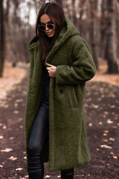 Tina – dlouhý oversized kabát z teddy materiálu s kapucí pro ženy