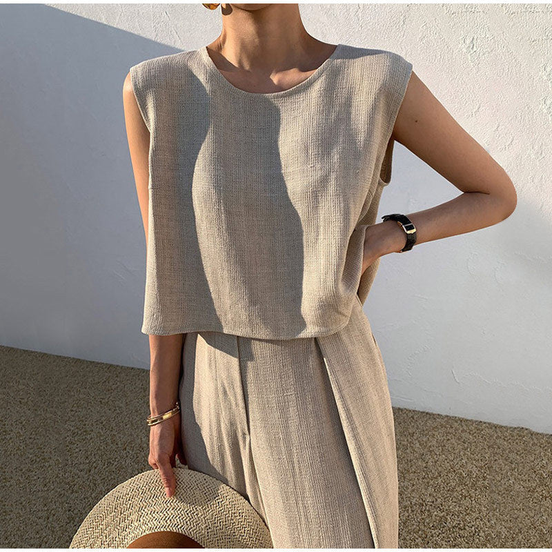Linen ladies' set with wide-leg trousers and round neck top - Sarah