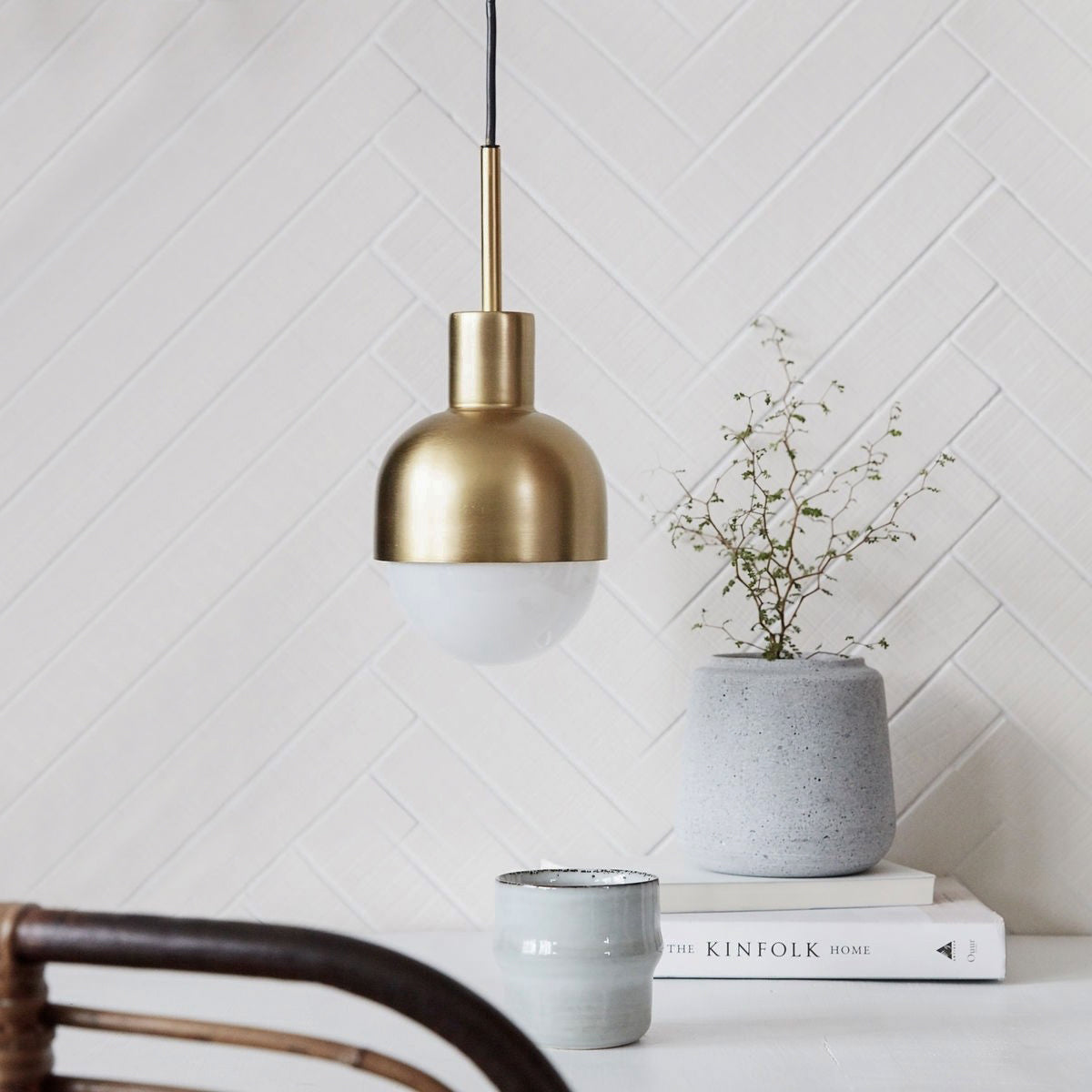 Suspension Niku – Design luxueux en laiton et en verre