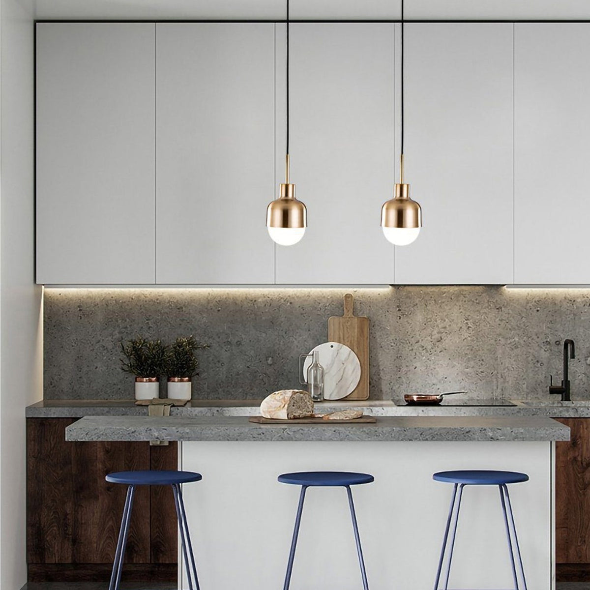 Suspension Niku – Design luxueux en laiton et en verre