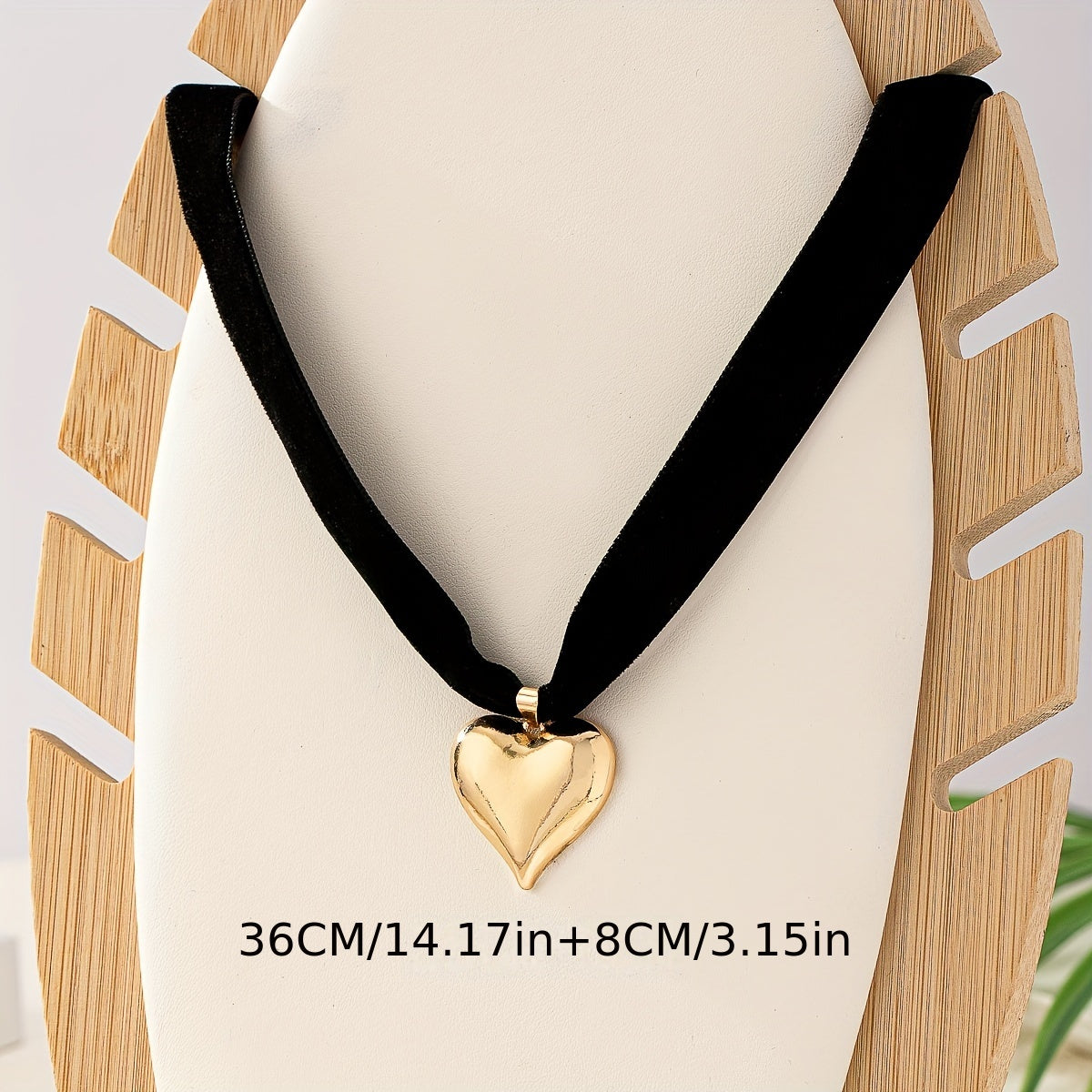 Nina | Elegant sexy love heart necklace with black flannel band choker