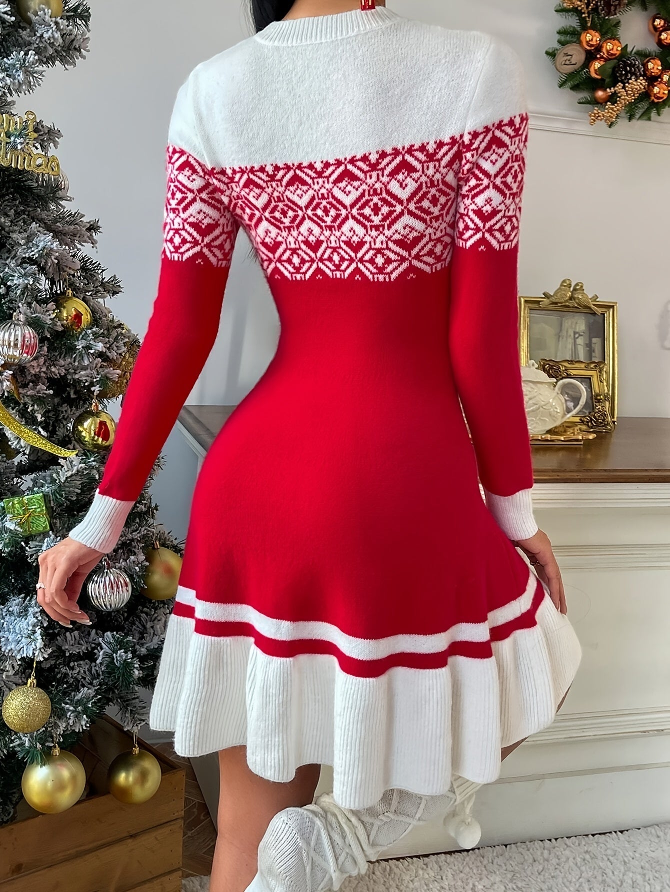 Noa | Elegant Christmas Dress with Geo Pattern and Long Sleeves