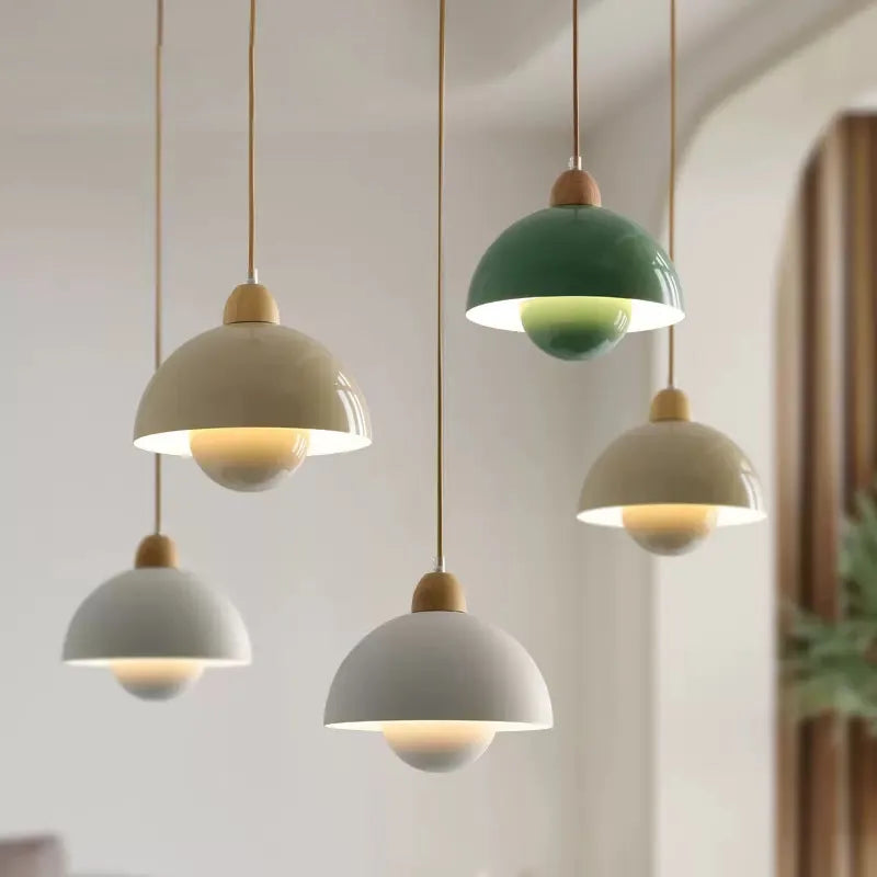 Dřevěná závěsná lampa HoutBries - teplo a styl pro váš domov