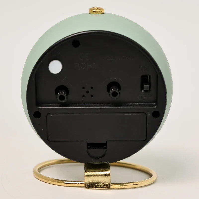 Línea de tiempo: elegante y silencioso reloj de escritorio electrónico