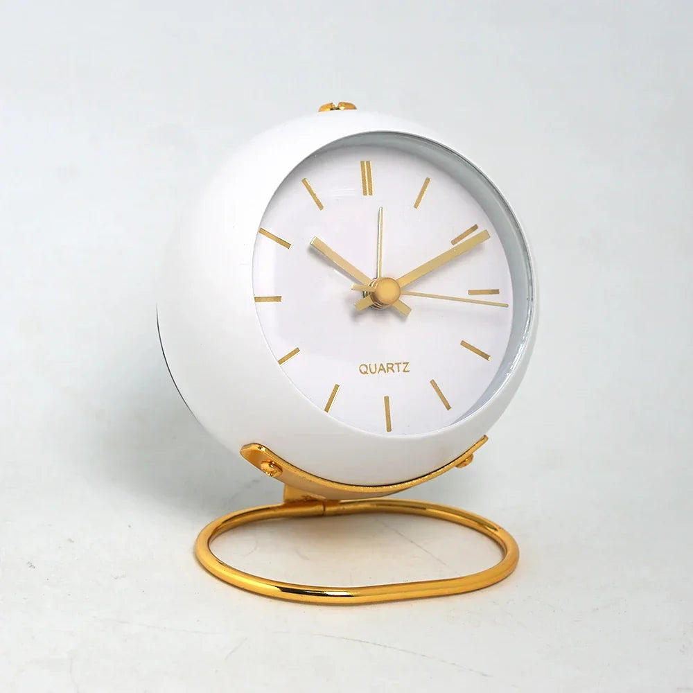 Línea de tiempo: elegante y silencioso reloj de escritorio electrónico