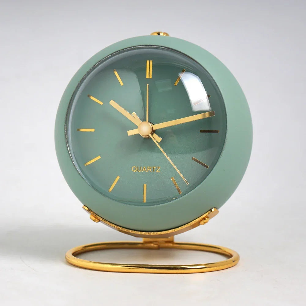 Línea de tiempo: elegante y silencioso reloj de escritorio electrónico