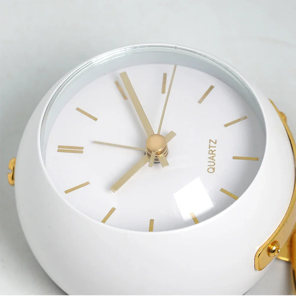 Línea de tiempo: elegante y silencioso reloj de escritorio electrónico