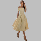 Vintage satijnen baljurk met blote schouders