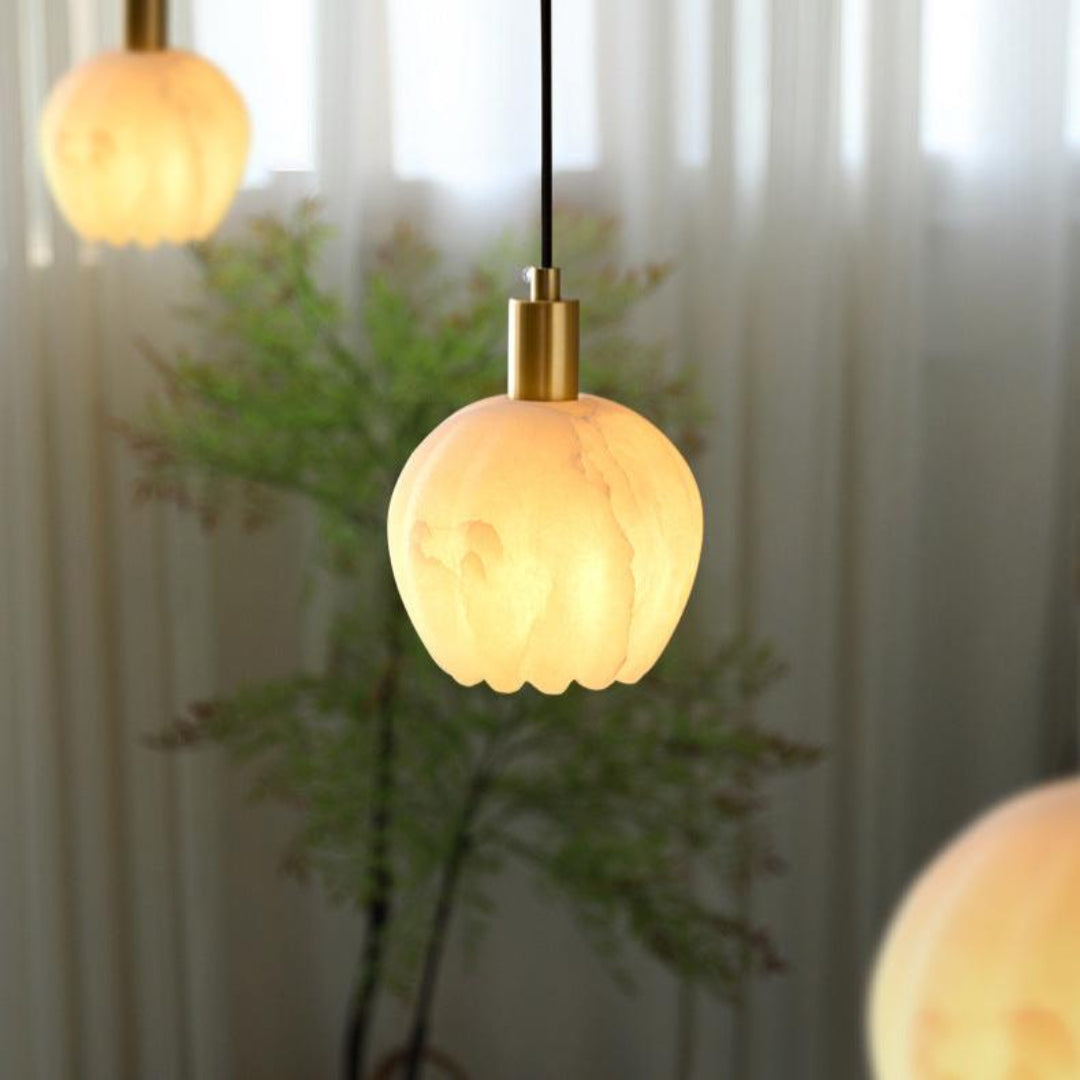 Alabaster Pendant Lamp Lilin – Luxe Marble Design with LED