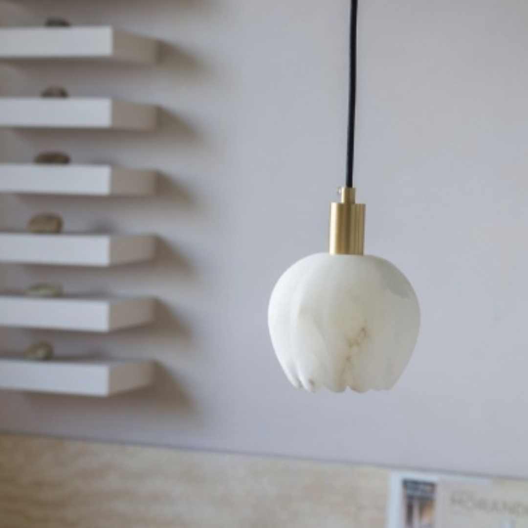 Alabaster Pendant Lamp Lilin – Luxe Marble Design with LED