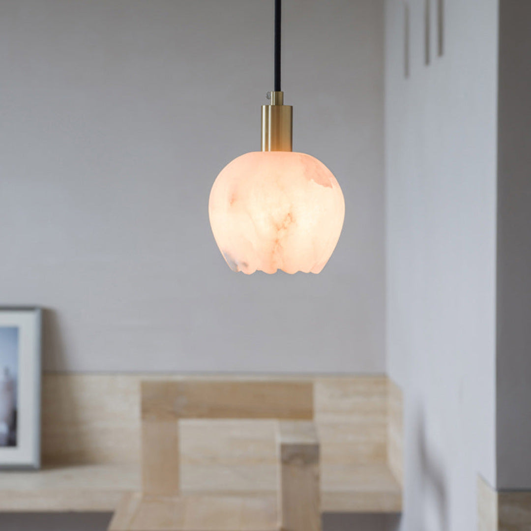 Alabaster Pendant Lamp Lilin – Luxe Marble Design with LED