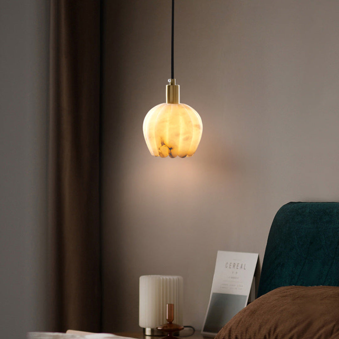 Alabaster Pendant Lamp Lilin – Luxe Marble Design with LED
