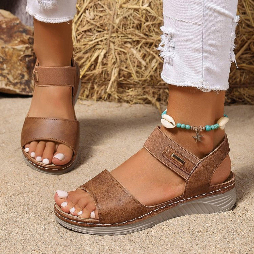 Lightweight design for all-day summer shoes