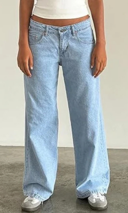 Low Rise Straight-Leg Women's Jeans with Vintage Wash