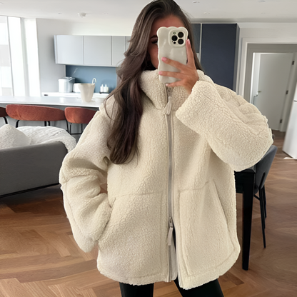 Cappotto in teddy comodo di Emma - Per giornate calde ed eleganti