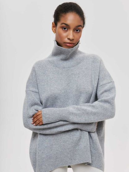 Pull oversize avec col montant et finitions côtelées