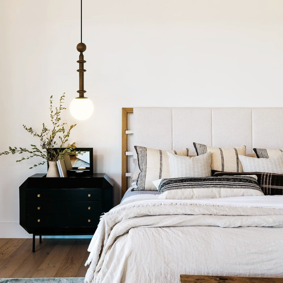Roman Column Pendant Light - Timeless Elegance and Modern Refinement
