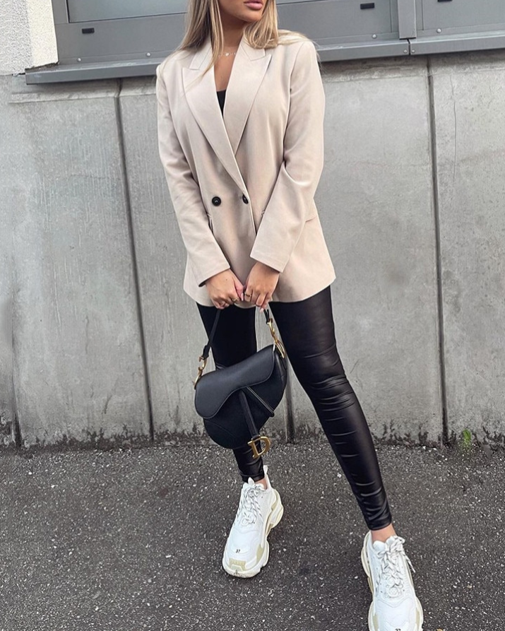 PowerChic – Elegant Double-Breasted Blazer for Women