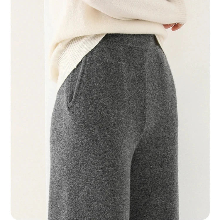 Luxury Women's Corduroy Trousers with Wide Legs and Elastic Waist