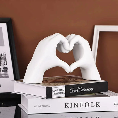 Decorazione con mani scultoree - Affettuosa ed elegante