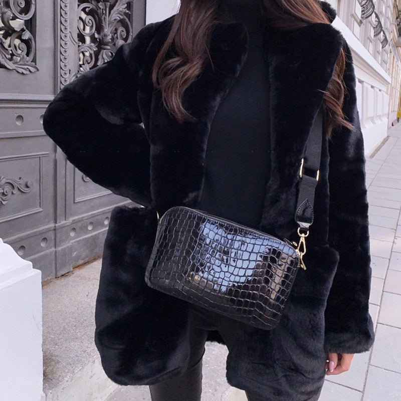 Neve - Cosy oversized winter faux fur coat for women