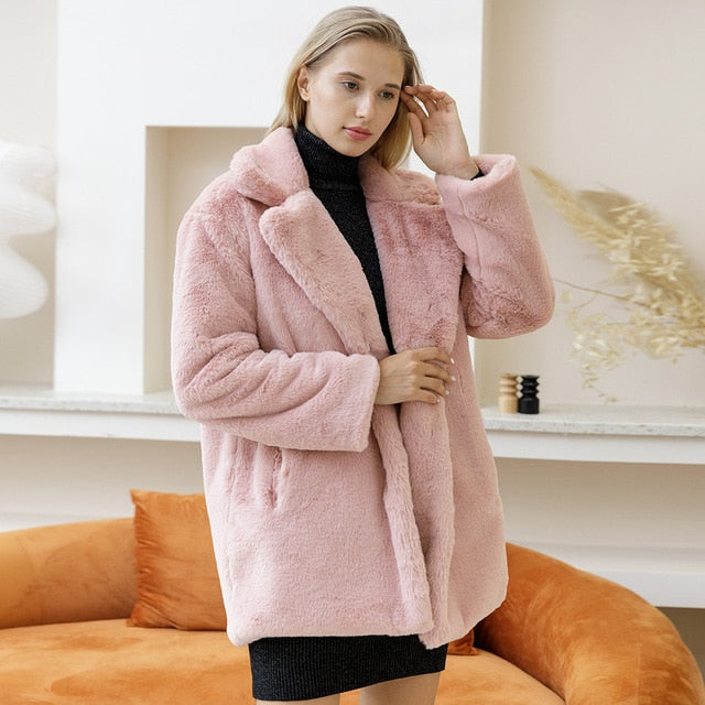 Neve - Cosy oversized winter faux fur coat for women