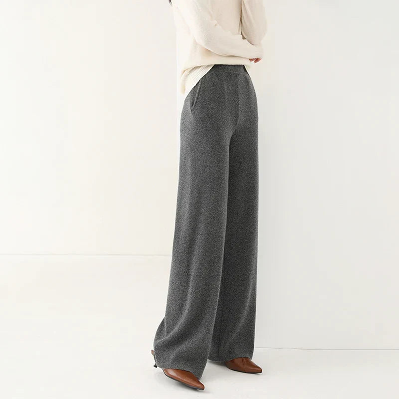 Luxury Women's Corduroy Trousers with Wide Legs and Elastic Waist