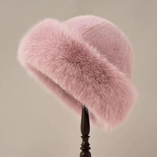 Cappello invernale caldo e chic da donna con bordo in morbida pelliccia sintetica