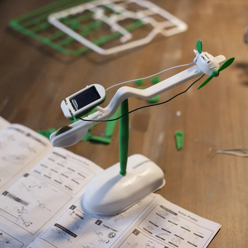 Kit robot a energia solare 6-in-1 – Costruisci e impara con barca a vela, mulino a vento, auto e molto altro