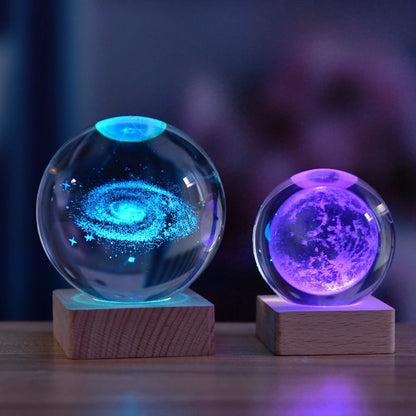 GalaxyGlow - 3D-kristallivalaisin universumiaiheisella koristeella