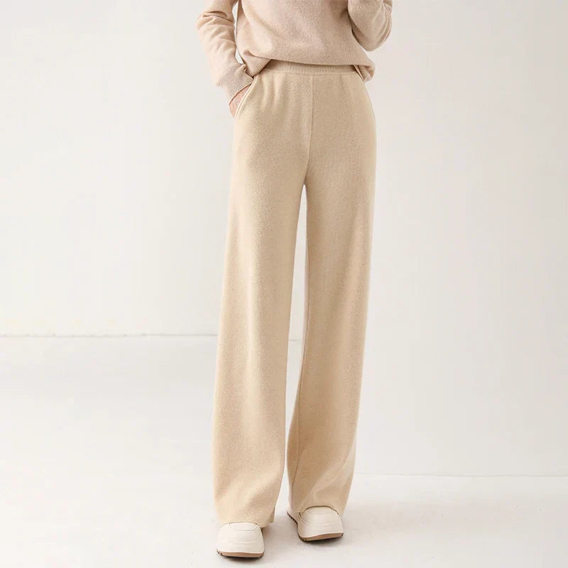 Luxury Women's Corduroy Trousers with Wide Legs and Elastic Waist