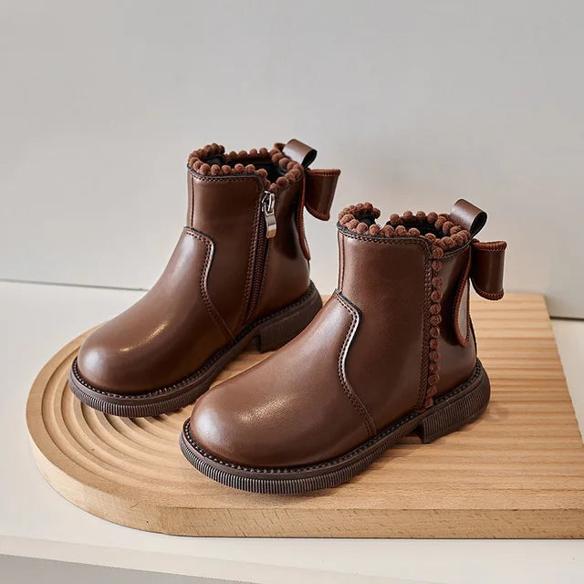 Leather Ankle Boots for Children with Zip – Comfortable Fit and Timeless Design