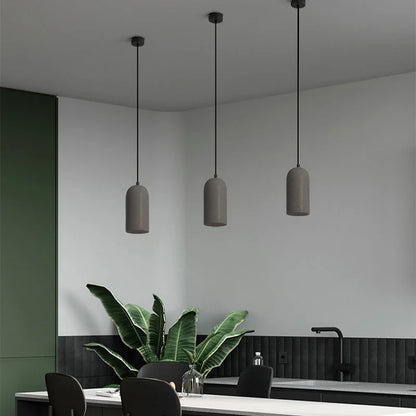 Minimalistické závesné LED svietidlo z cementu a mramoru
