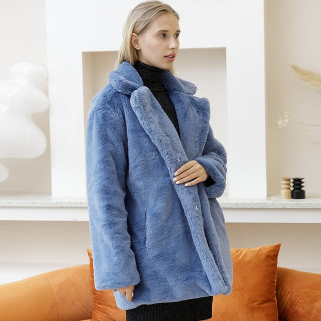 Neve - Cosy oversized winter faux fur coat for women