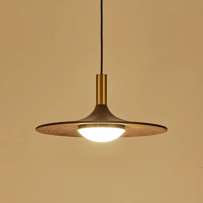 Noorse hanglamp van walnoothout – Stijlvol, modern en energiezuinig