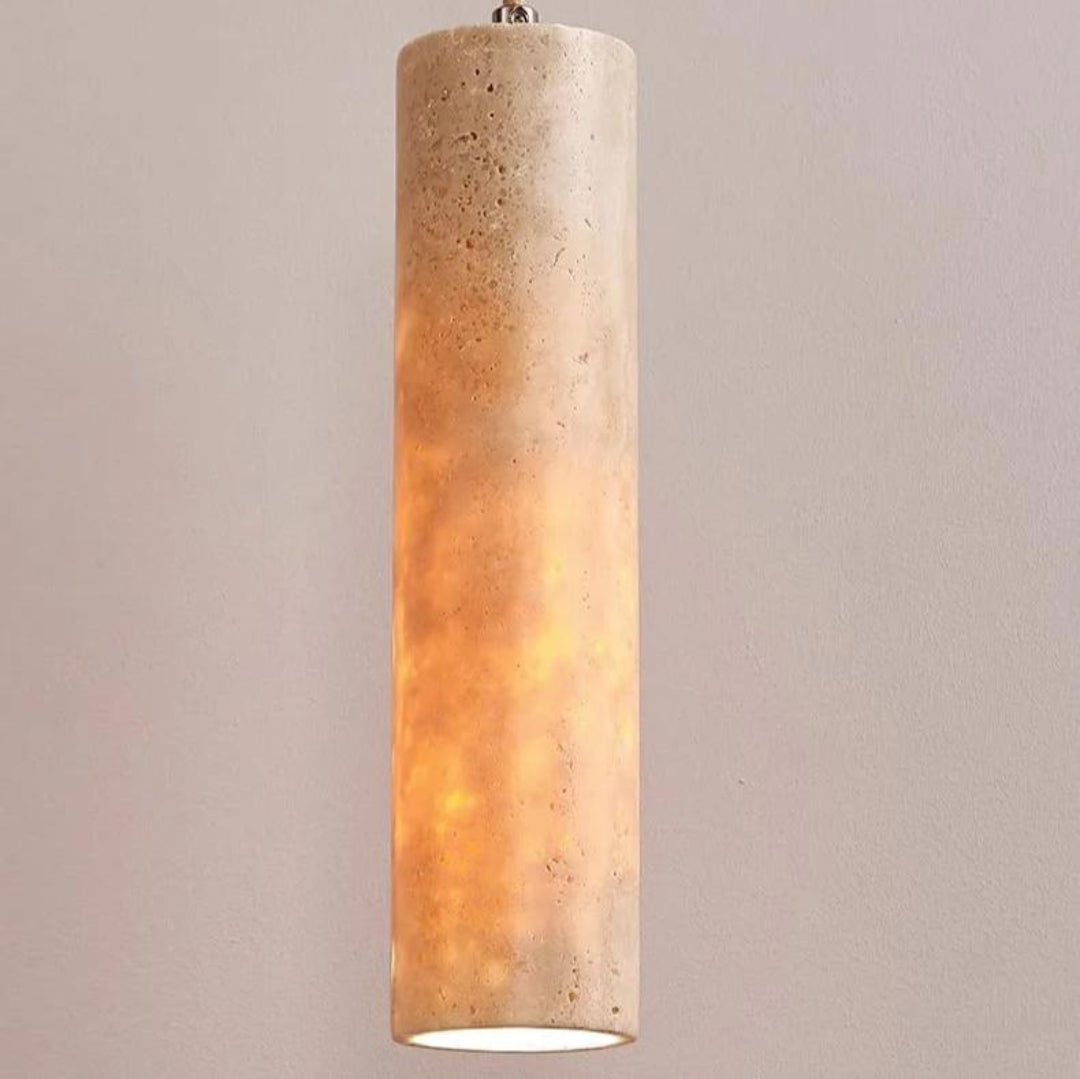Luxusní závěsná lampa z krémového mramoru – elegantní a moderní design