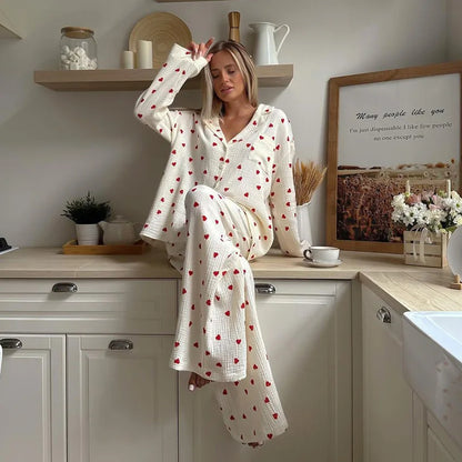 Soft Ladies' Two-Piece Pyjama Set with Heart Print and Button Closure