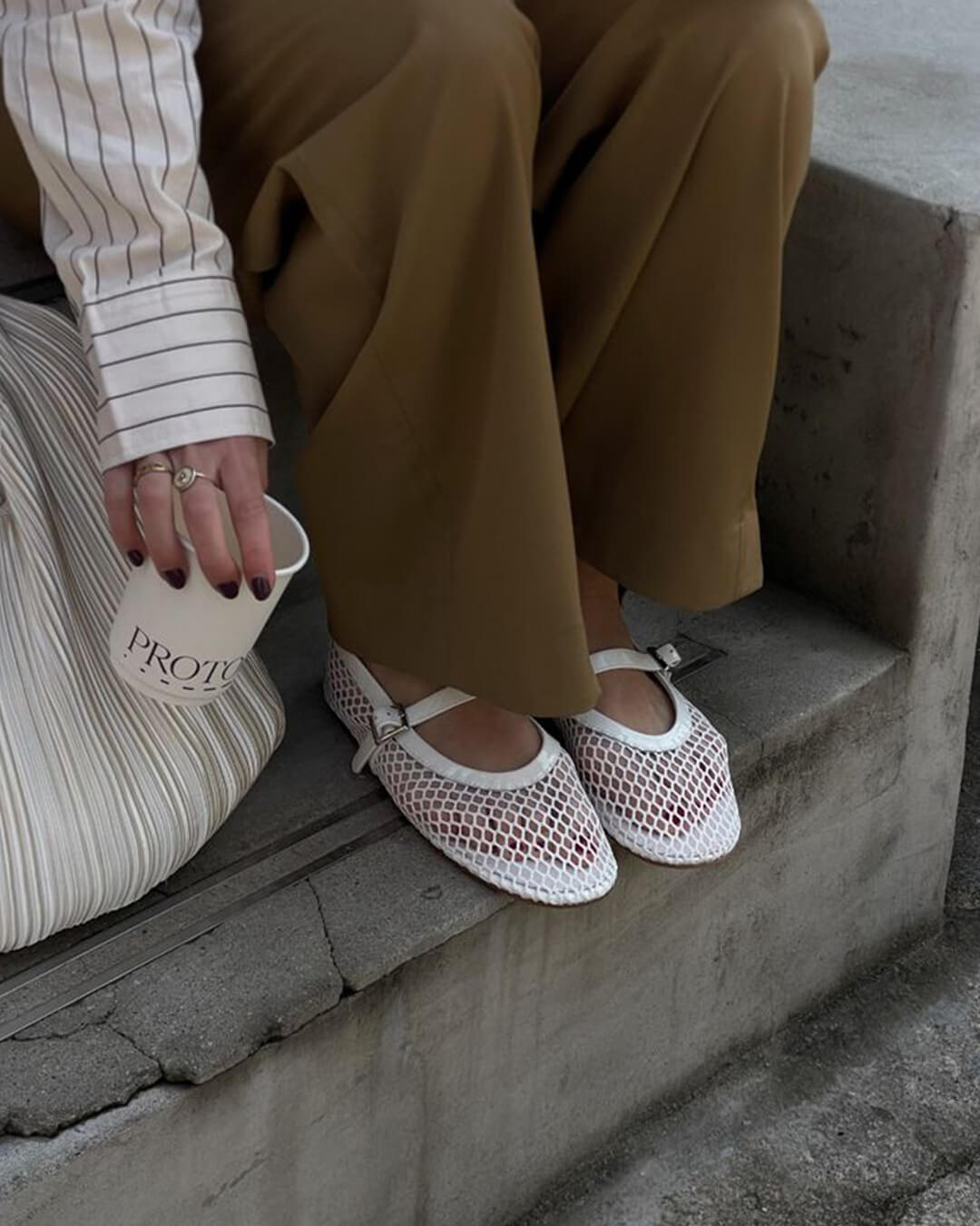 Bailarinas ligeras para mujer con tira ajustable y hebilla