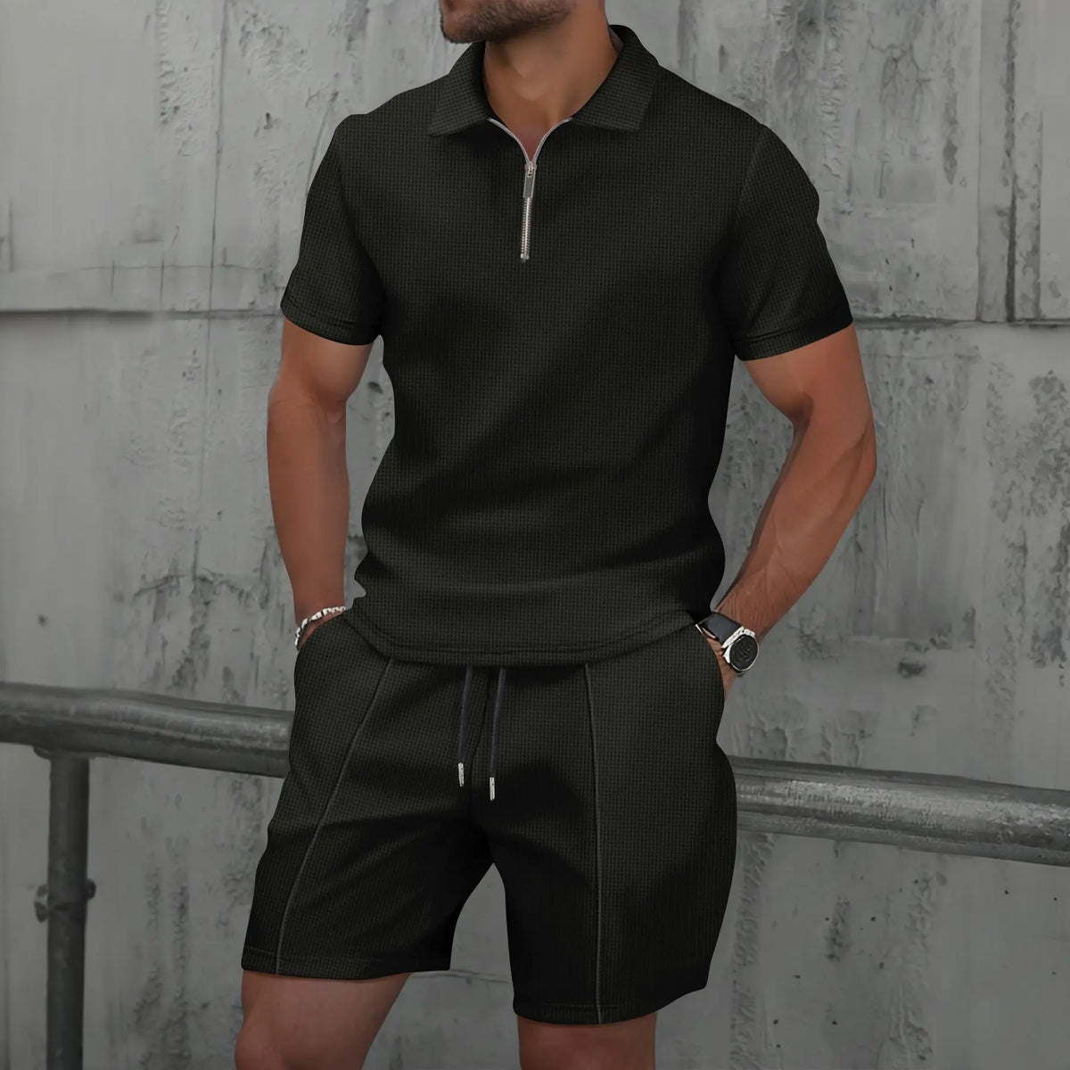 Completo estivo da uomo con polo con colletto e cerniera e comodi pantaloncini
