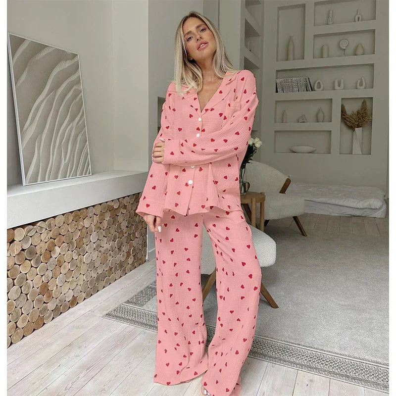 Soft Ladies' Two-Piece Pyjama Set with Heart Print and Button Closure