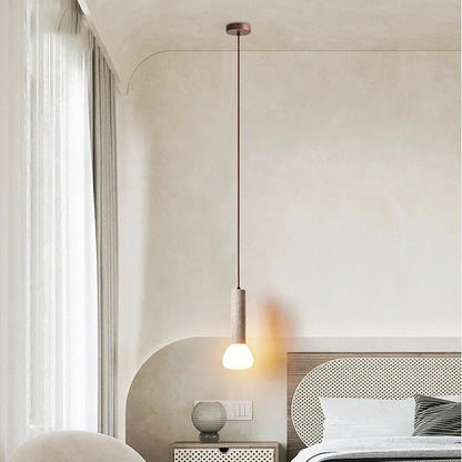 Elegantni luster od kremastog travertina