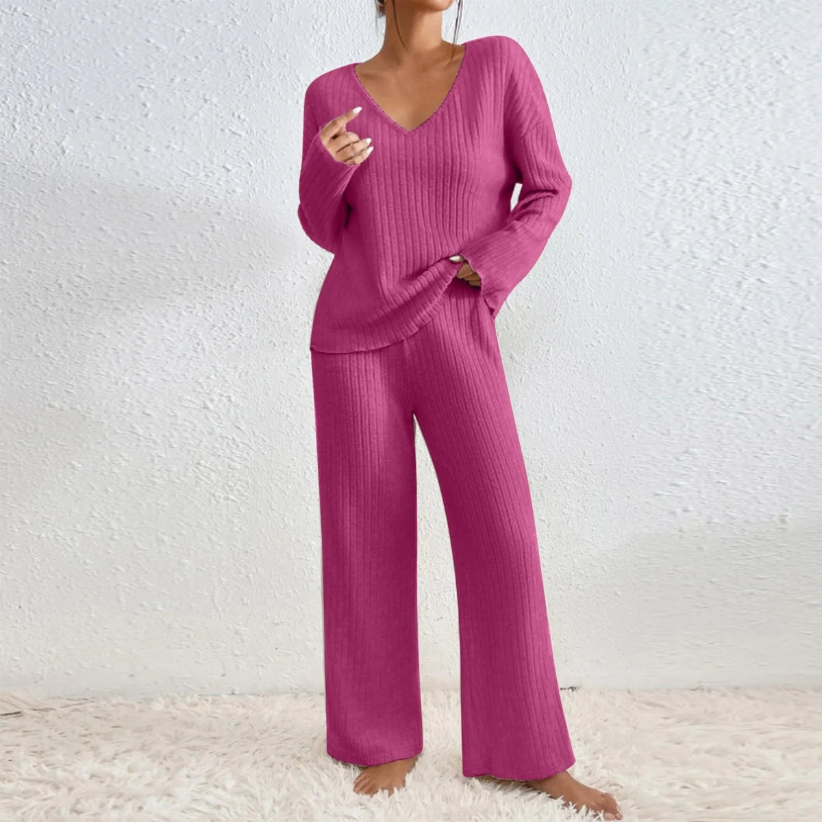 Completo da donna in maglia per il relax, dalla texture morbida e confortevole