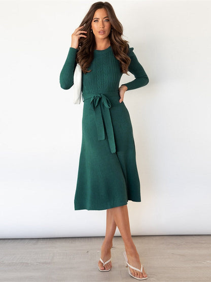 Robe midi en maille élégante avec ceinture et motif torsadé pour femme