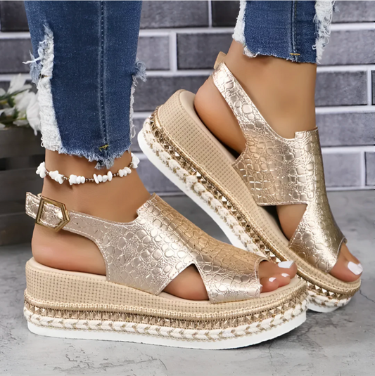 Sandalias de moda para el verano, cómodas y llamativas, con tacón de cuña